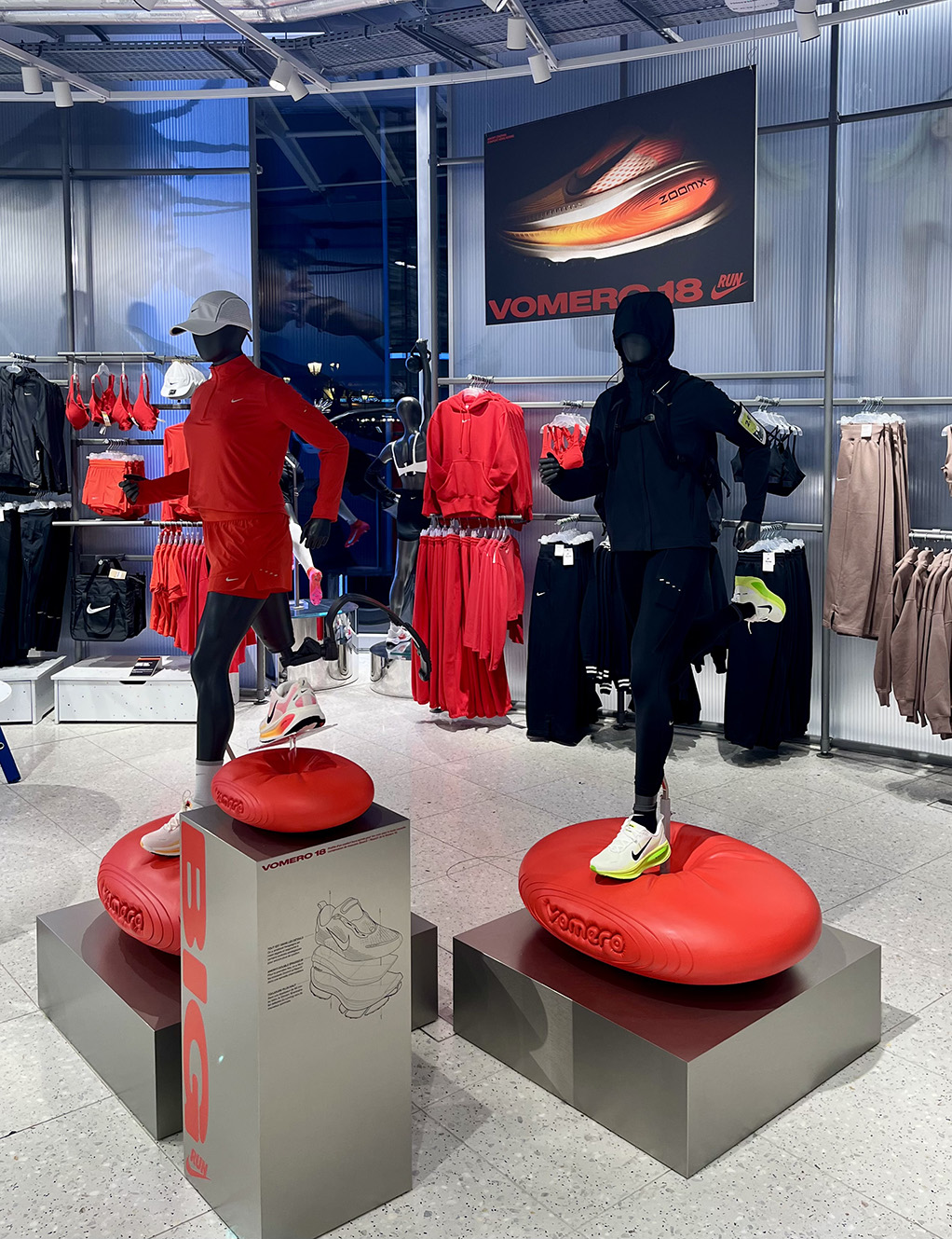 Vomero 18 colossal cushioning displays at Nike Les Halles Paris