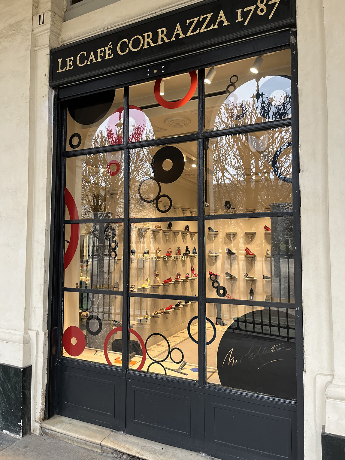 Winter window display for the iconic shoe store Manolo Blahnik Paris