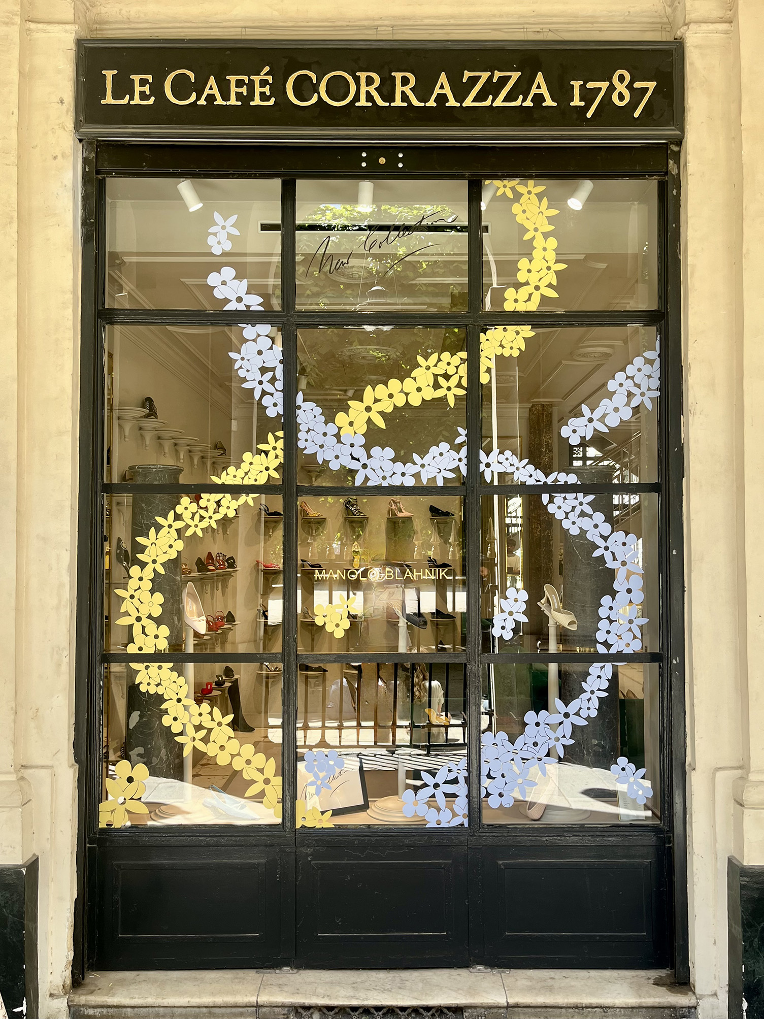 Summer window display for the iconic shoe store Manolo Blahnik Paris